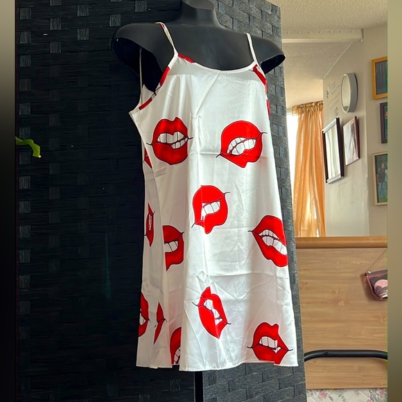 Satin Lips Dress - Picture 1 of 5